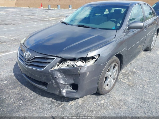 44971024 :رقم المزاد ، 4T4BF3EK7BR176530 vin ، 2011 Toyota Camry Le مزاد بيع