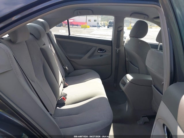 44971024 :رقم المزاد ، 4T4BF3EK7BR176530 vin ، 2011 Toyota Camry Le مزاد بيع