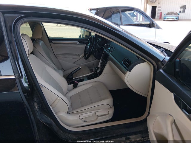 Aukcja sprzedaży 2017 Volkswagen Passat 1.8t Se, vin: 1VWBT7A32HC014863, numer aukcji: 44971043