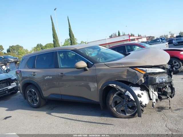 5N1BT3BA1SC841569 Nissan Rogue Sv Fwd