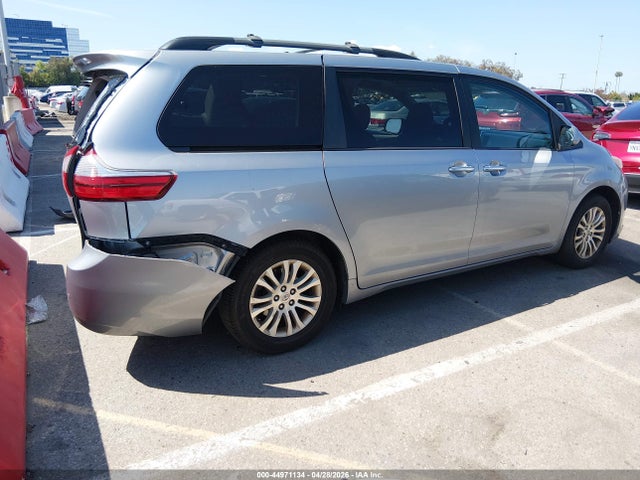 5TDYK3DCXGS717659 Toyota Sienna Xle 8 Passenger