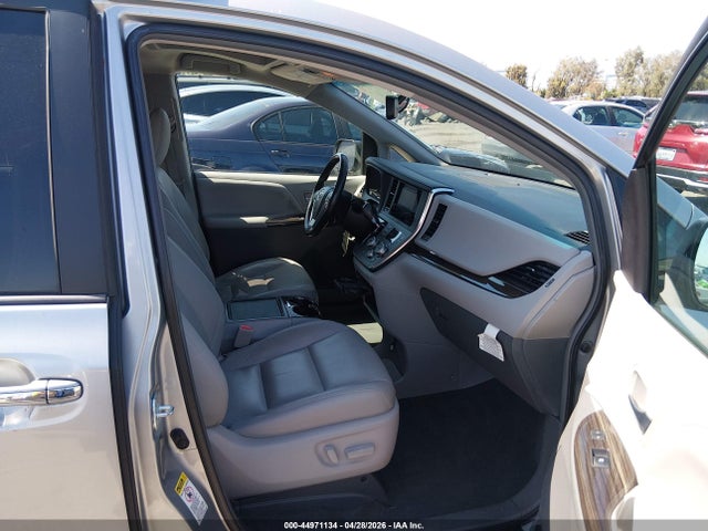 5TDYK3DCXGS717659 Toyota Sienna Xle 8 Passenger