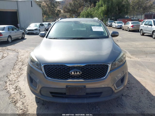 5XYPG4A57GG037675 KIA Sorento 3.3l Lx