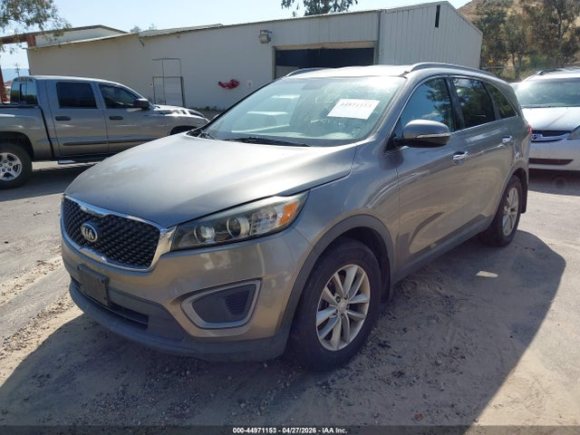 5XYPG4A57GG037675 KIA Sorento 3.3l Lx