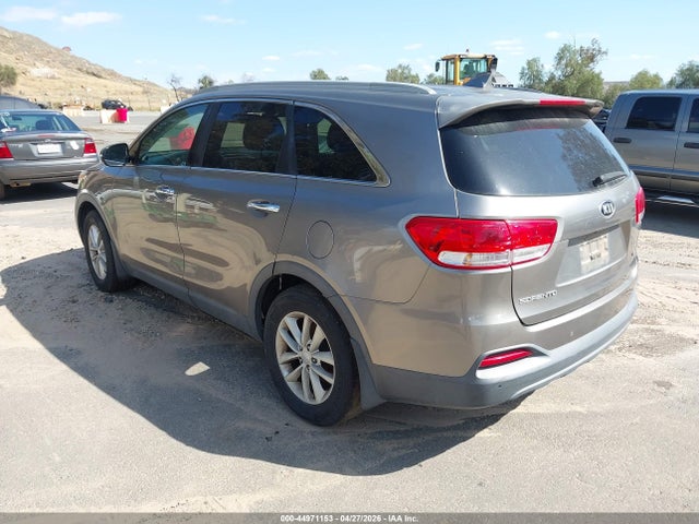 5XYPG4A57GG037675 KIA Sorento 3.3l Lx