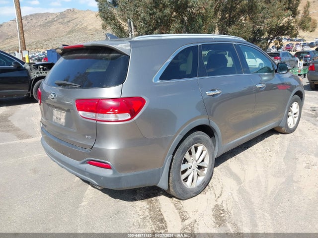 5XYPG4A57GG037675 KIA Sorento 3.3l Lx