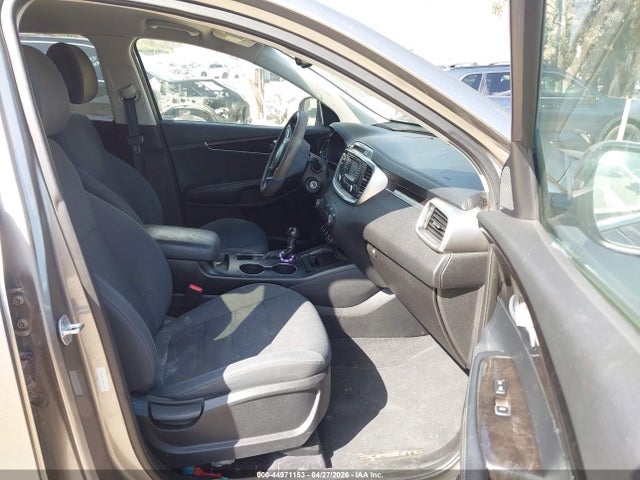 5XYPG4A57GG037675 KIA Sorento 3.3l Lx