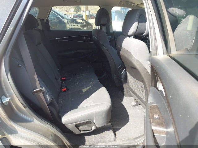 5XYPG4A57GG037675 KIA Sorento 3.3l Lx
