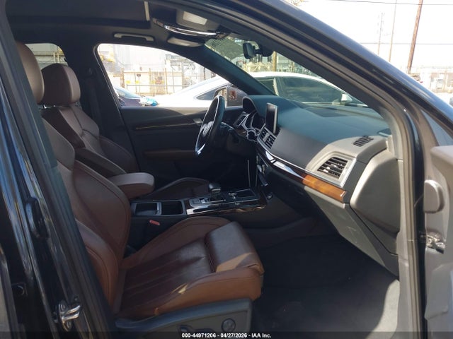 WA1BNAFY8J2176517 Audi Q5 2.0t Premium/2.0t Tech Premium