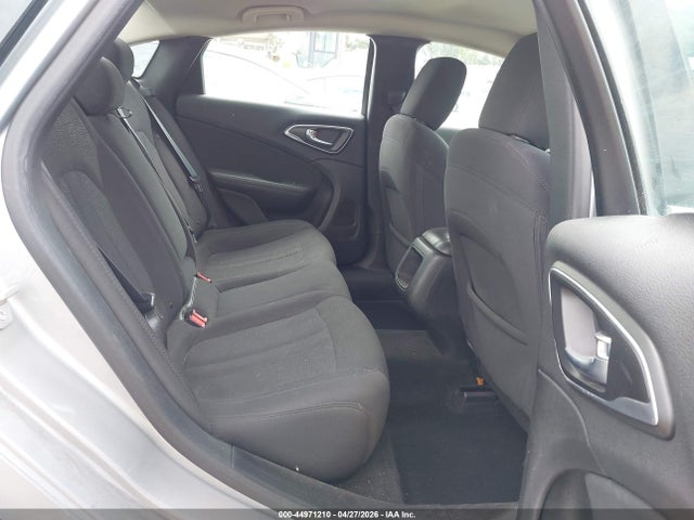 44971210 :رقم المزاد ، 1C3CCCABXFN537609 vin ، 2015 Chrysler 200 Limited مزاد بيع