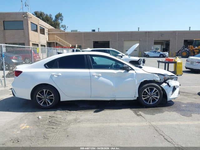 44971254 :رقم المزاد ، 3KPF24AD1NE453958 vin ، 2022 Kia Forte Lxs مزاد بيع