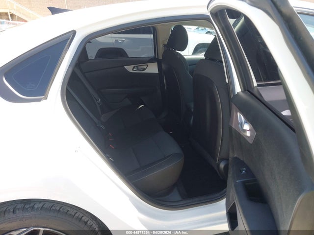 44971254 :رقم المزاد ، 3KPF24AD1NE453958 vin ، 2022 Kia Forte Lxs مزاد بيع