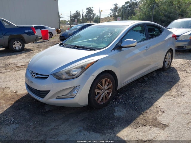Hyundai ELANTRA SE 2015 5NPDH4AE8FH553857 Image 2