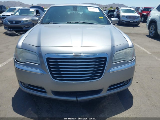 2013 Chrysler 300 Motown მანქანა იყიდება აუქციონზე, vin: 2C3CCAAGXDH735855, აუქციონის ნომერი: 44971371