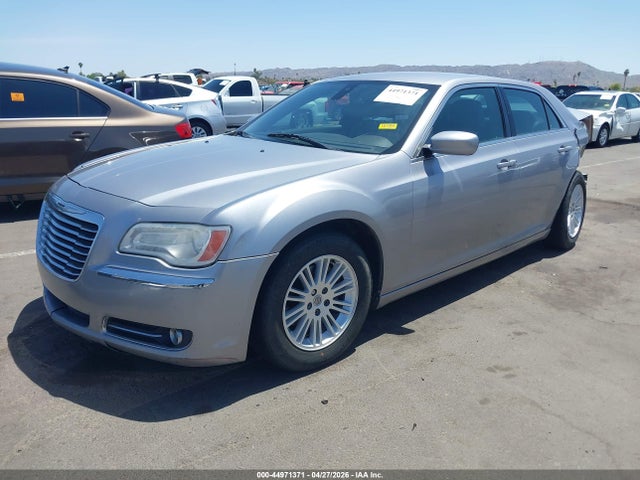 2013 Chrysler 300 Motown მანქანა იყიდება აუქციონზე, vin: 2C3CCAAGXDH735855, აუქციონის ნომერი: 44971371