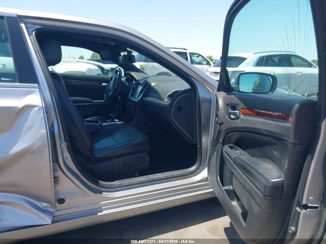 2013 Chrysler 300 Motown მანქანა იყიდება აუქციონზე, vin: 2C3CCAAGXDH735855, აუქციონის ნომერი: 44971371