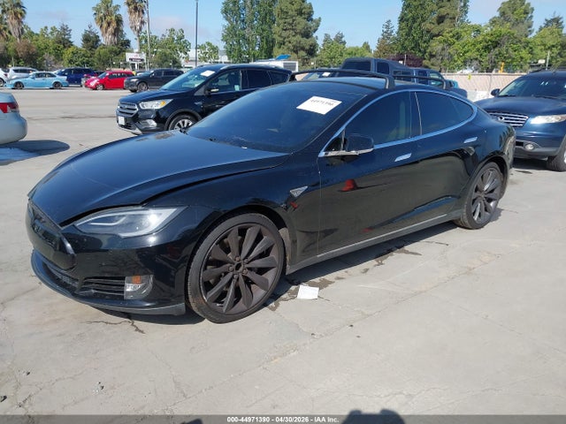 Tesla Model S P85 2014 5YJSA1H11EFP29464 Image 2