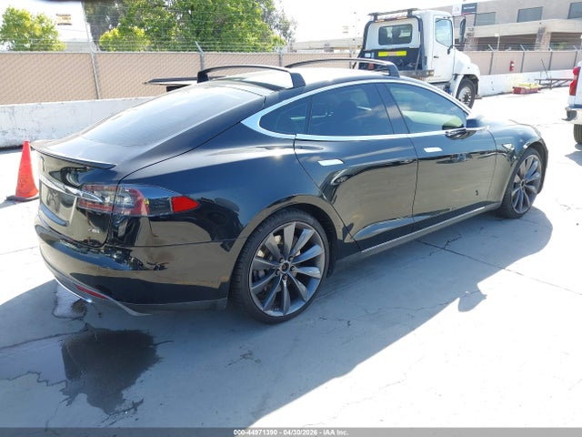 Tesla Model S P85 2014 5YJSA1H11EFP29464 Image 4