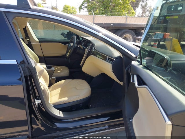 Tesla Model S P85 2014 5YJSA1H11EFP29464 Image 5