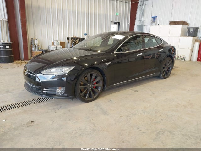 2015 Tesla Model S 85d/p85d მანქანა იყიდება აუქციონზე, vin: 5YJSA1E44FF105349, აუქციონის ნომერი: 44971395