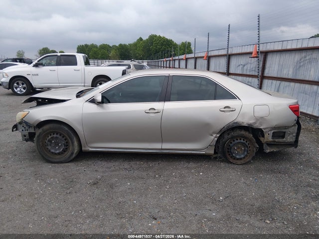 2013 Toyota Camry Le მანქანა იყიდება აუქციონზე, vin: 4T4BF1FK9DR326868, აუქციონის ნომერი: 44971537