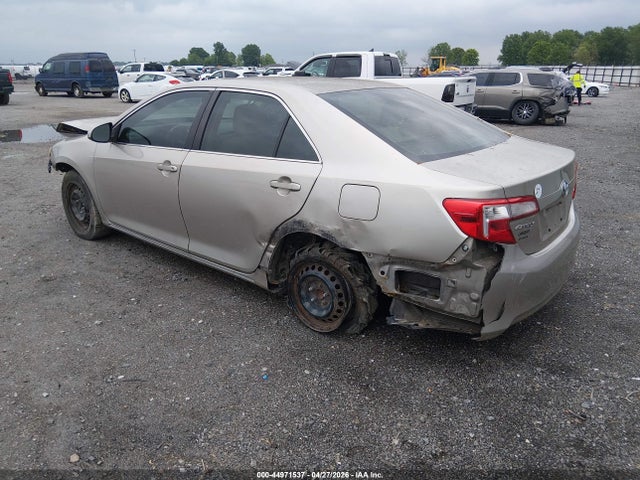2013 Toyota Camry Le მანქანა იყიდება აუქციონზე, vin: 4T4BF1FK9DR326868, აუქციონის ნომერი: 44971537