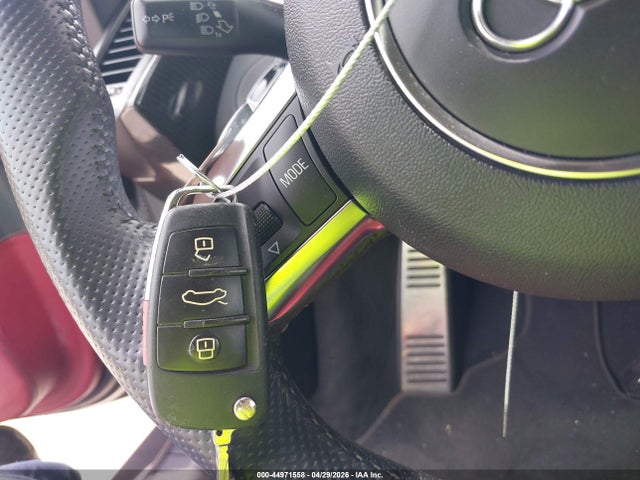WUAAUAFG5F7000923 Audi R8 4.2