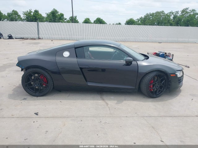 WUAAUAFG5F7000923 Audi R8 4.2