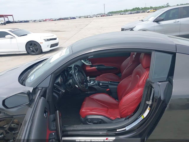 WUAAUAFG5F7000923 Audi R8 4.2