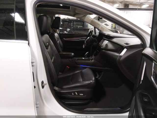 44971618 :رقم المزاد ، 1GYKNDRS8HZ270228 vin ، 2017 Cadillac Xt5 Luxury مزاد بيع