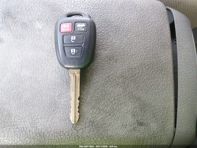 44971654 :رقم المزاد ، 2T1BURHE8HC950285 vin ، 2017 Toyota Corolla Le مزاد بيع