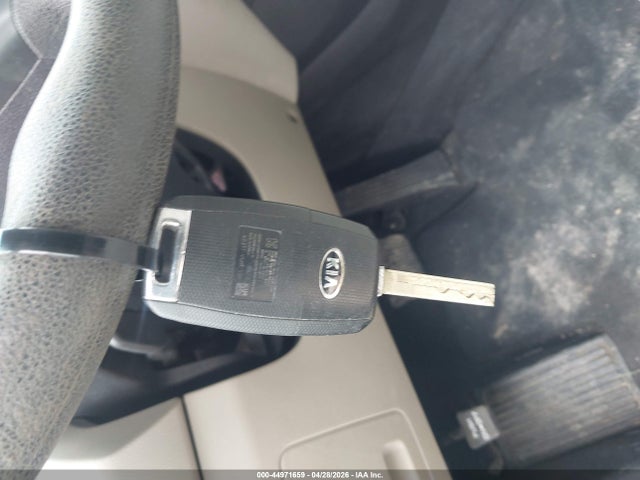 44971659 :رقم المزاد ، 5XYPG4A58HG337758 vin ، 2017 Kia Sorento 3.3l Lx مزاد بيع