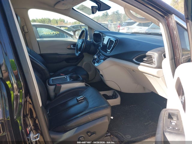 44971687 :رقم المزاد ، 2C4RC1EG9JR260737 vin ، 2018 Chrysler Pacifica Touring L Plus مزاد بيع