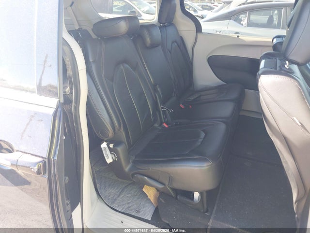 44971687 :رقم المزاد ، 2C4RC1EG9JR260737 vin ، 2018 Chrysler Pacifica Touring L Plus مزاد بيع