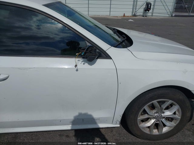 Продаж на аукціоні авто 2018 Volkswagen Passat 2.0t R-line/2.0t S, vin: 1VWAA7A31JC015333, номер лоту: 44971808