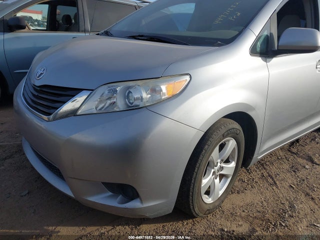 44971882 :رقم المزاد ، 5TDKK3DC5ES447582 vin ، 2014 Toyota Sienna Le V6 8 Passenger مزاد بيع