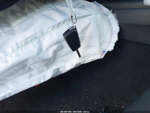 2021 Toyota Camry Le მანქანა იყიდება აუქციონზე, vin: 4T1C11AK9MU565230, აუქციონის ნომერი: 44971936