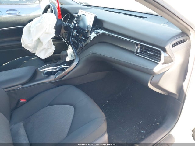 2021 Toyota Camry Le მანქანა იყიდება აუქციონზე, vin: 4T1C11AK9MU565230, აუქციონის ნომერი: 44971936