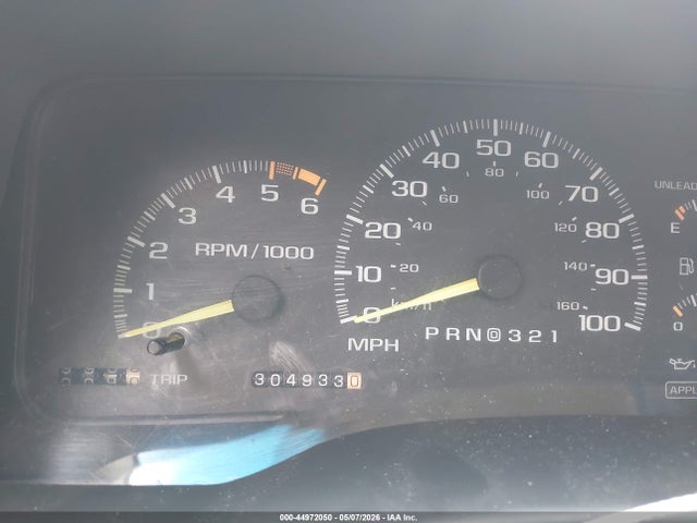 1996 Gmc Suburban C1500 მანქანა იყიდება აუქციონზე, vin: 3GKEC16R3TG522571, აუქციონის ნომერი: 44972050