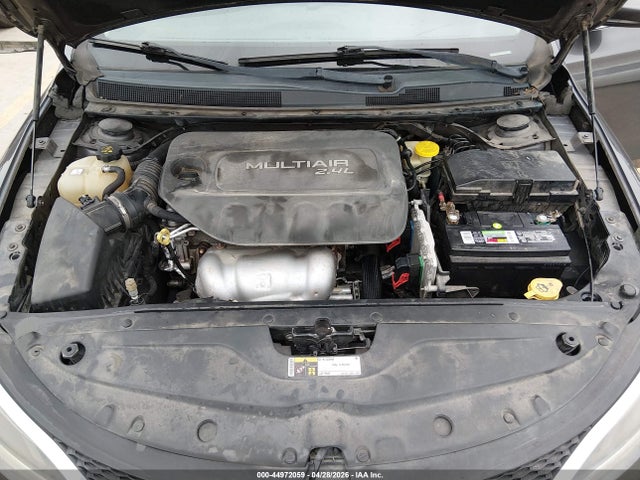 44972059 :رقم المزاد ، 1C3CCCABXFN722808 vin ، 2015 Chrysler 200 Limited مزاد بيع