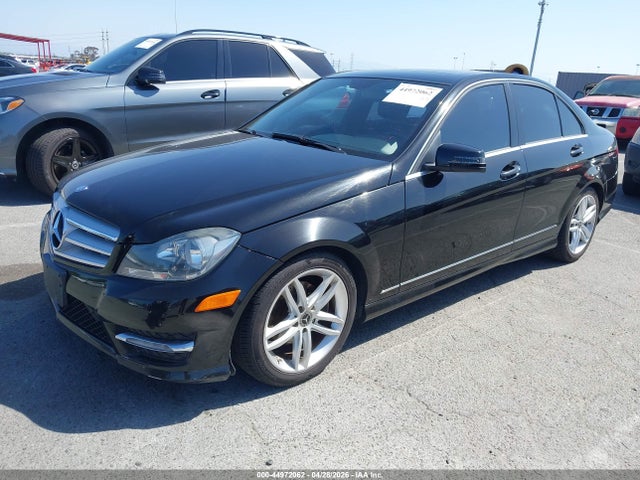 Aukcja sprzedaży 2013 Mercedes-benz C 250 Sport, vin: WDDGF4HB5DA777998, numer aukcji: 44972062
