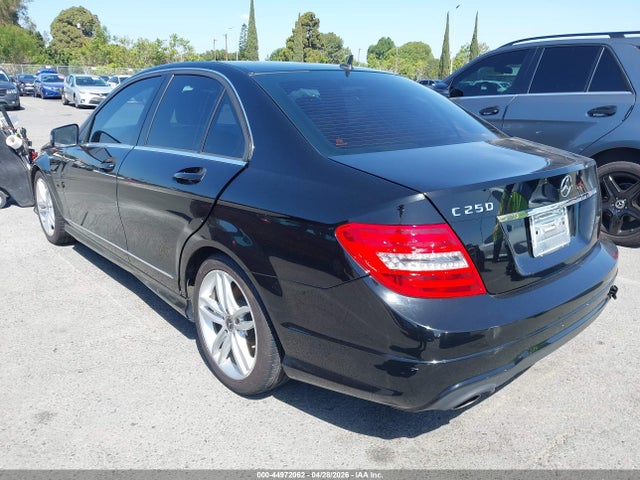 Aukcja sprzedaży 2013 Mercedes-benz C 250 Sport, vin: WDDGF4HB5DA777998, numer aukcji: 44972062
