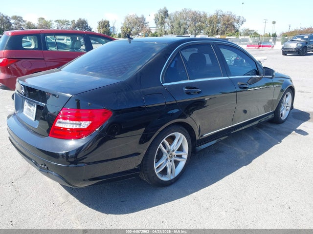 Aukcja sprzedaży 2013 Mercedes-benz C 250 Sport, vin: WDDGF4HB5DA777998, numer aukcji: 44972062
