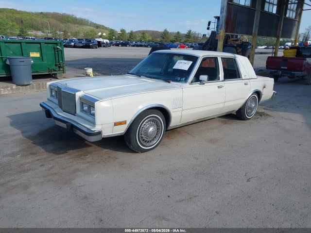 44972072 :رقم المزاد ، 1C3BF66P8FX650097 vin ، 1985 Chrysler Fifth Avenue مزاد بيع