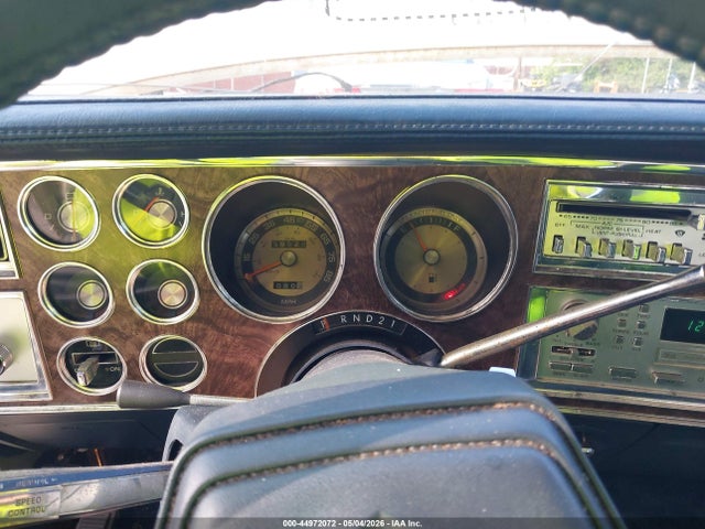 44972072 :رقم المزاد ، 1C3BF66P8FX650097 vin ، 1985 Chrysler Fifth Avenue مزاد بيع