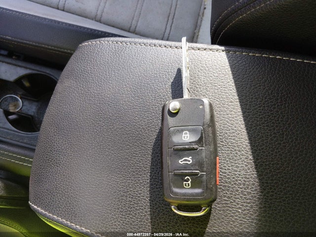 44972257 :رقم المزاد ، 3VWD17AJ1GM325887 vin ، 2016 Volkswagen Jetta 1.8t Sport مزاد بيع