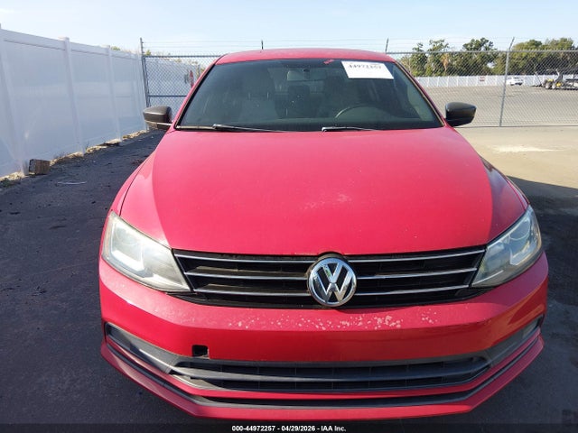 44972257 :رقم المزاد ، 3VWD17AJ1GM325887 vin ، 2016 Volkswagen Jetta 1.8t Sport مزاد بيع