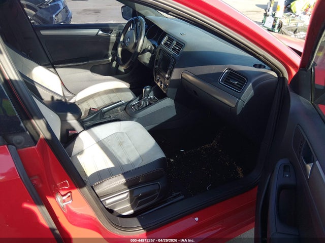 44972257 :رقم المزاد ، 3VWD17AJ1GM325887 vin ، 2016 Volkswagen Jetta 1.8t Sport مزاد بيع