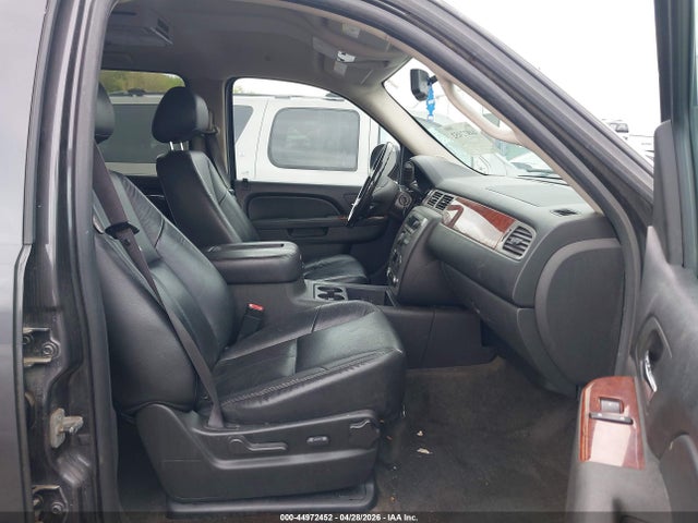 2010 Gmc Yukon Xl 1500 Sle მანქანა იყიდება აუქციონზე, vin: 1GKUKHE33AR221929, აუქციონის ნომერი: 44972452