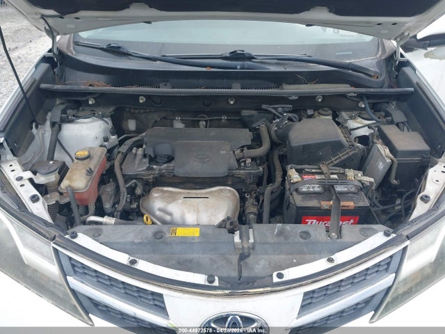 2T3WFREV3FW170570 Toyota Rav4 Xle
